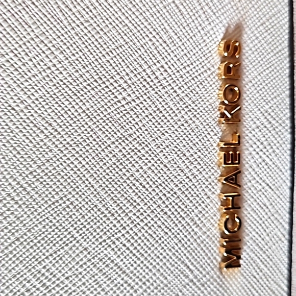 EUC Michael Kors white med shoulder bag - Picture 3 of 9